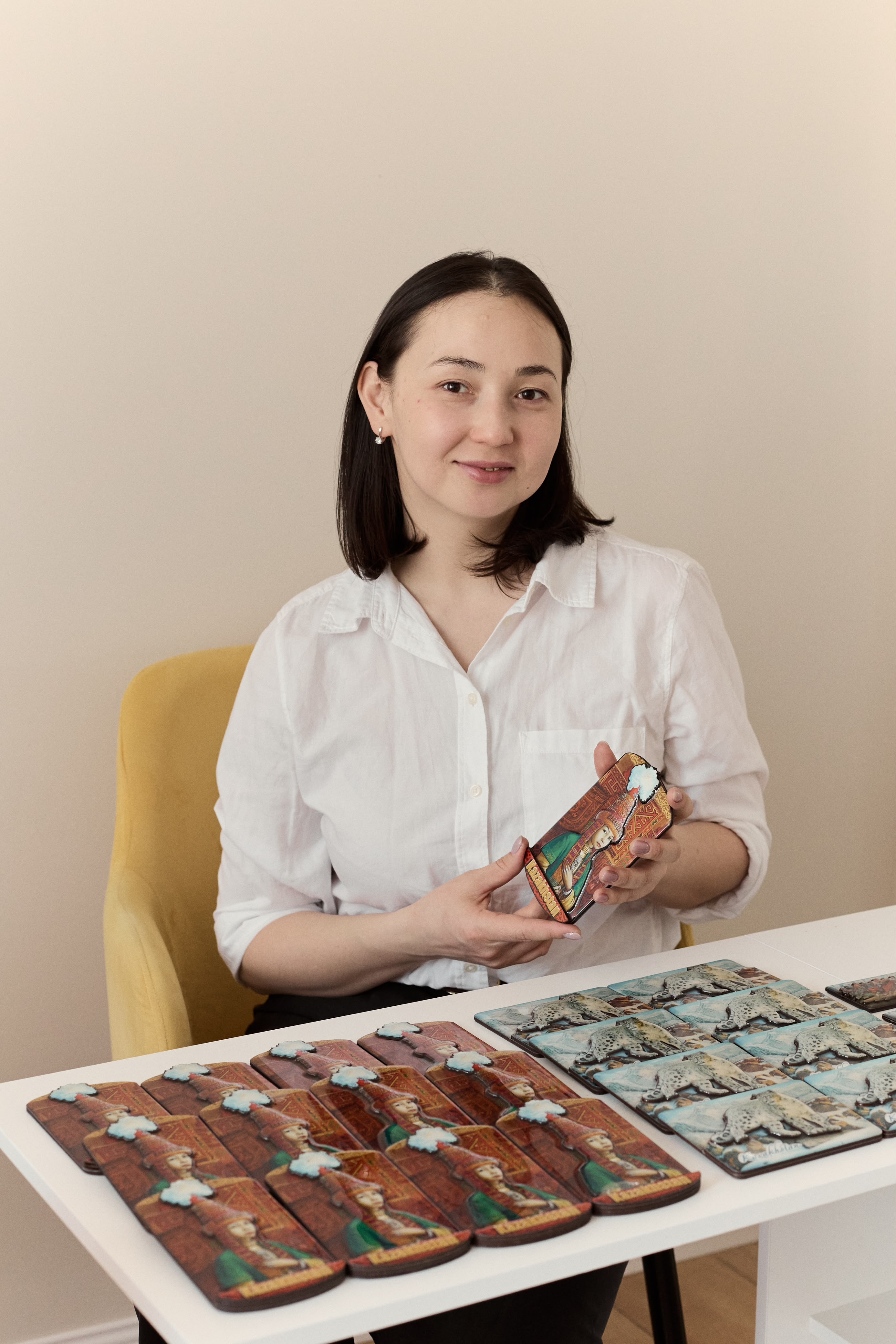 Аяулым Нұрбекова с магнитами